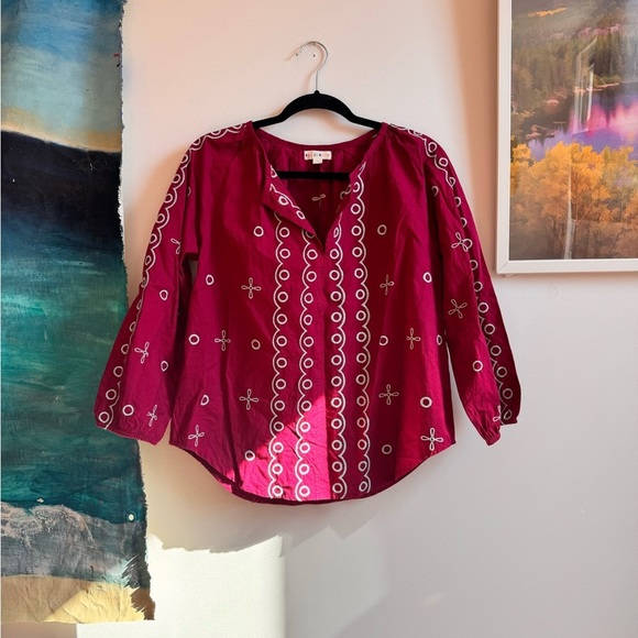 NWOT Roller Rabbit Peonia Embroidered Malm Top Color Ruby Size Small